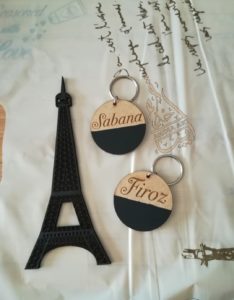 Round painted keyring